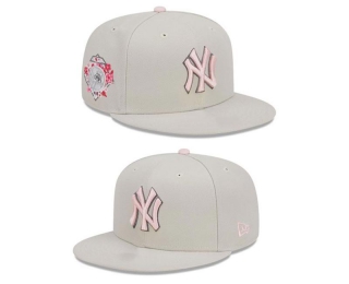 MLB New York Yankees New Era Gray 2023 Mother's Day On-Field 9FIFTY Snapback Hat 2190