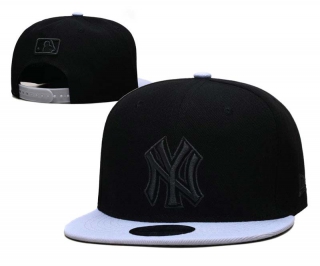 MLB New York Yankees New Era Black White 9FIFTY Snapback Hat 6036