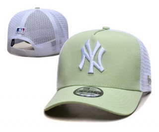 MLB New York Yankees New Era Pale Green White Trucket Mesh 9FORTY Adjustable Hat 2253